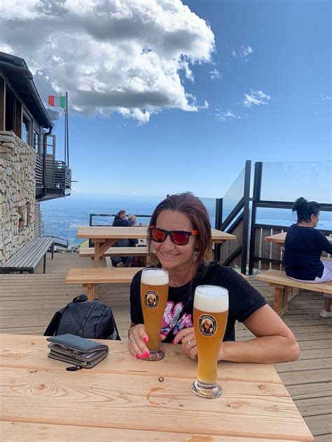 RIFUGIO CHIEREGO (Ferrara di Monte Baldo) .